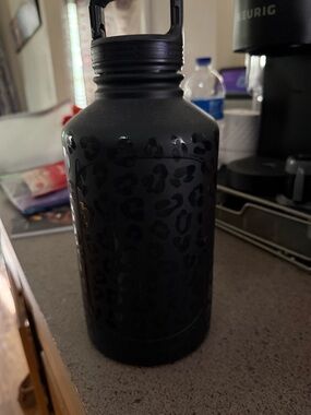 Black Leopard Print Stainless-Style Water Bottle - Unbranded